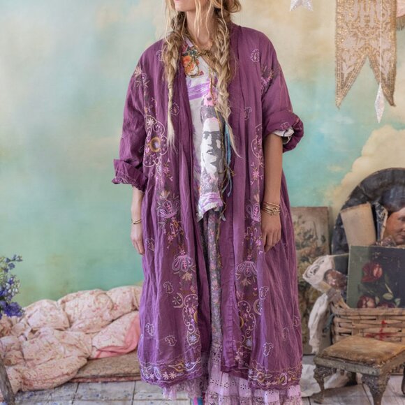 Magnolia Pearl Embroidered Belinay Kimono, Covet OS - Picture 1 of 15